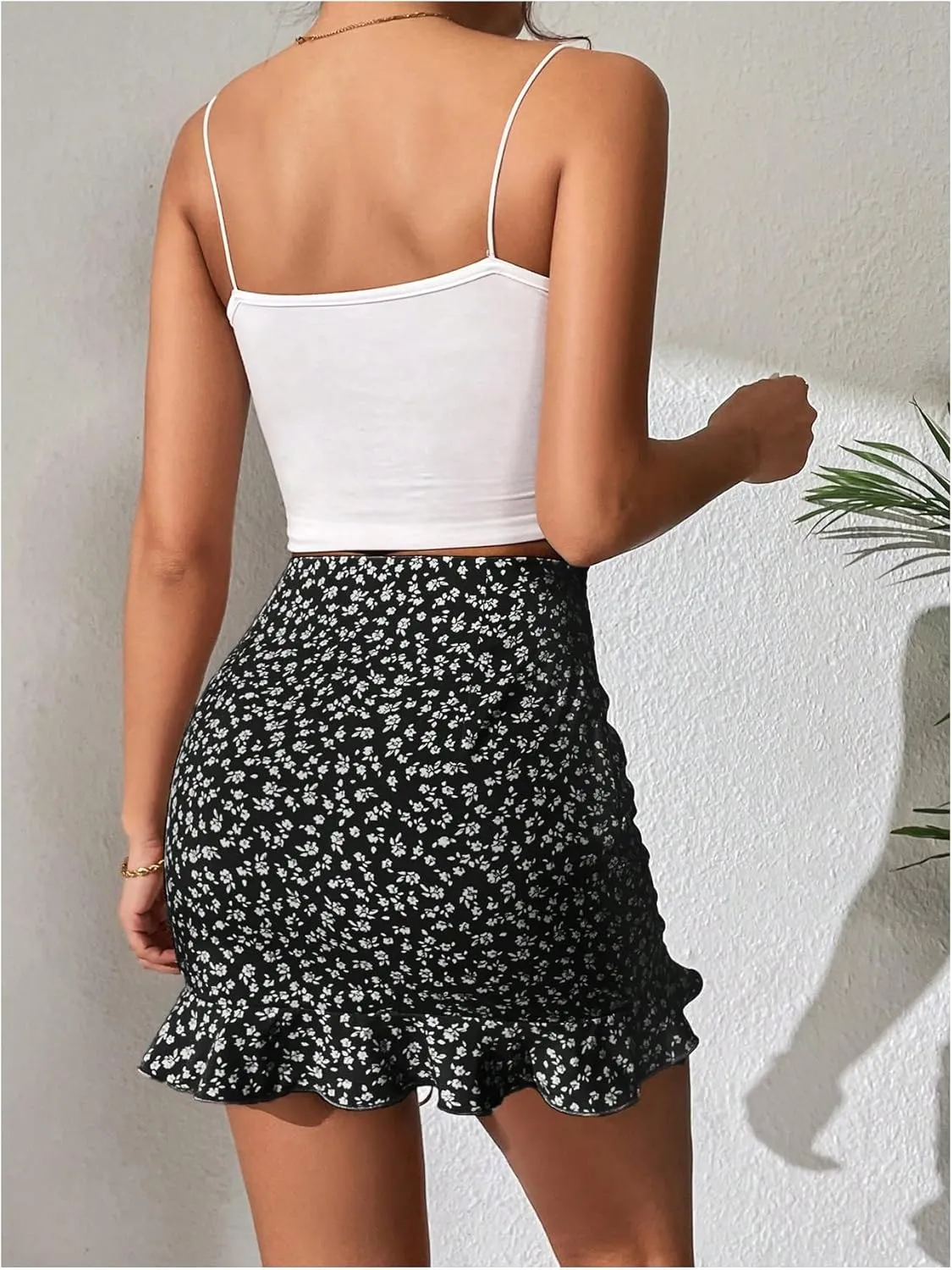 WDIRARA Women's Ditsy Floral Print Ruffle Hem Mini Hip Skirts Drawstring Side Ruched Bodycon Mini Skirt